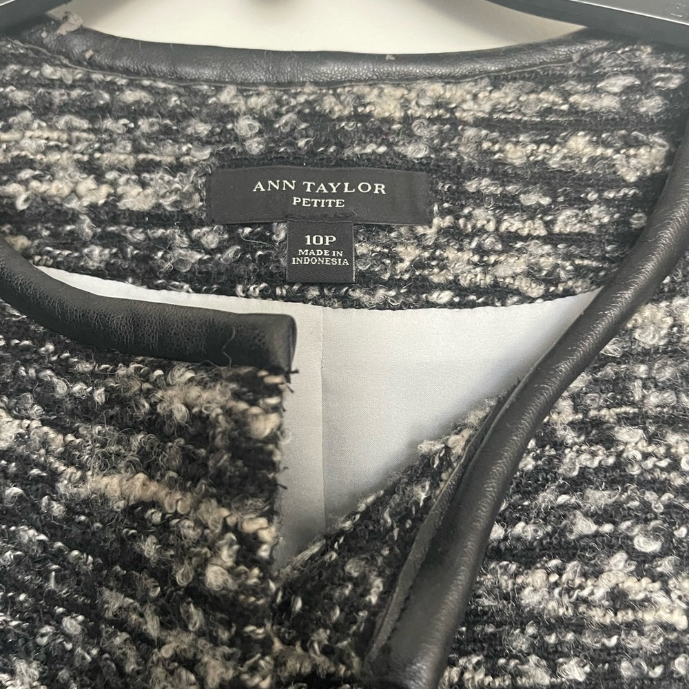 Tweed jacket - Picture 2 of 2